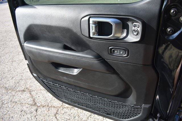 Used 2023 Jeep Wrangler Unlimited Sahara AWD/4WD image 37
