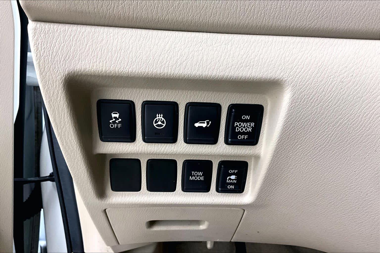 Used 2014 Nissan Pathfinder Platinum w/ Platinum Premium Package FWD image 34