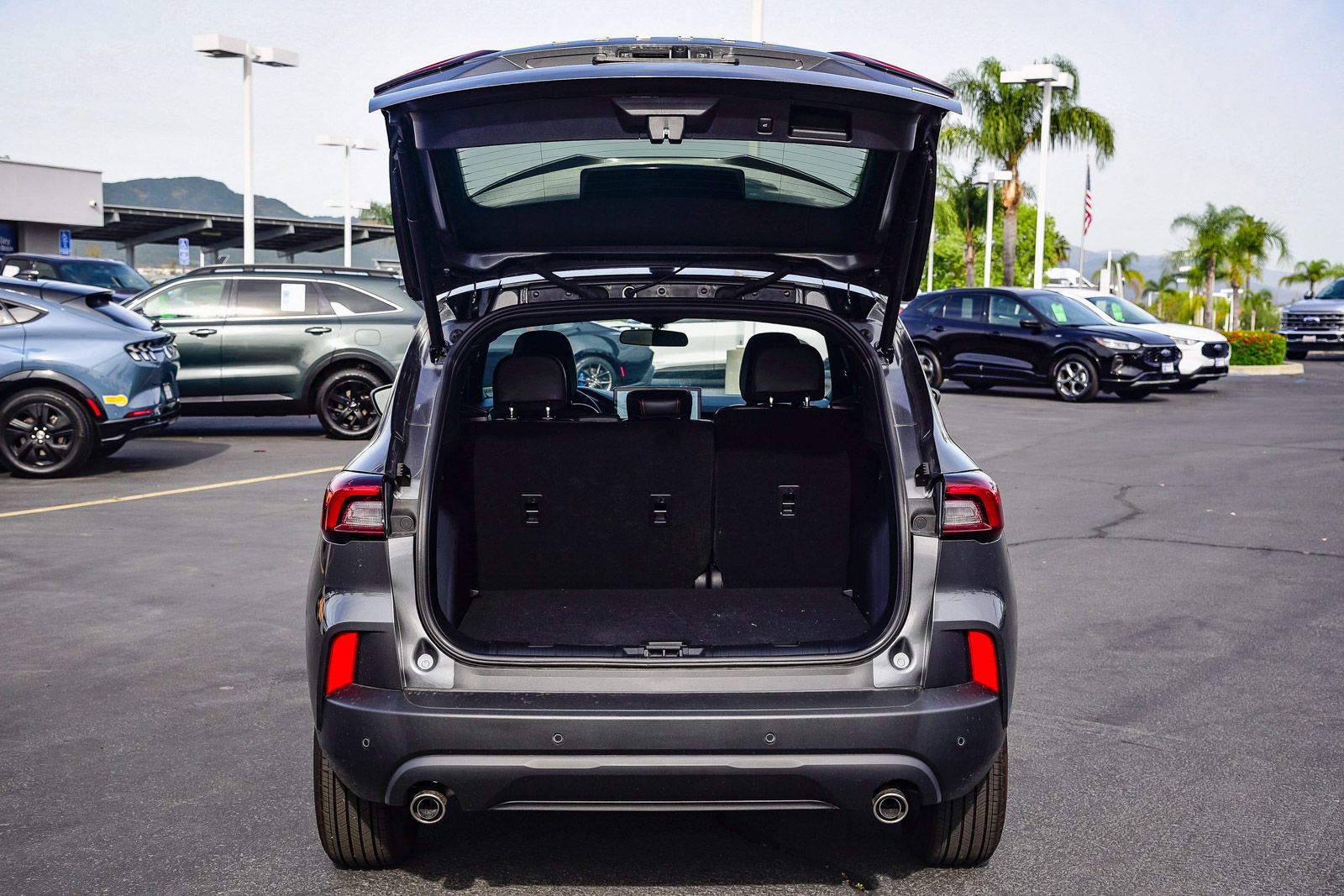 Used 2025 Ford Escape ST-Line w/ Equipment Group 301A image 26