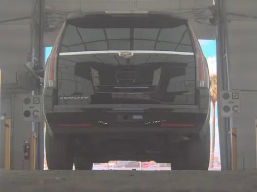 Used 2017 Cadillac Escalade Luxury image 7