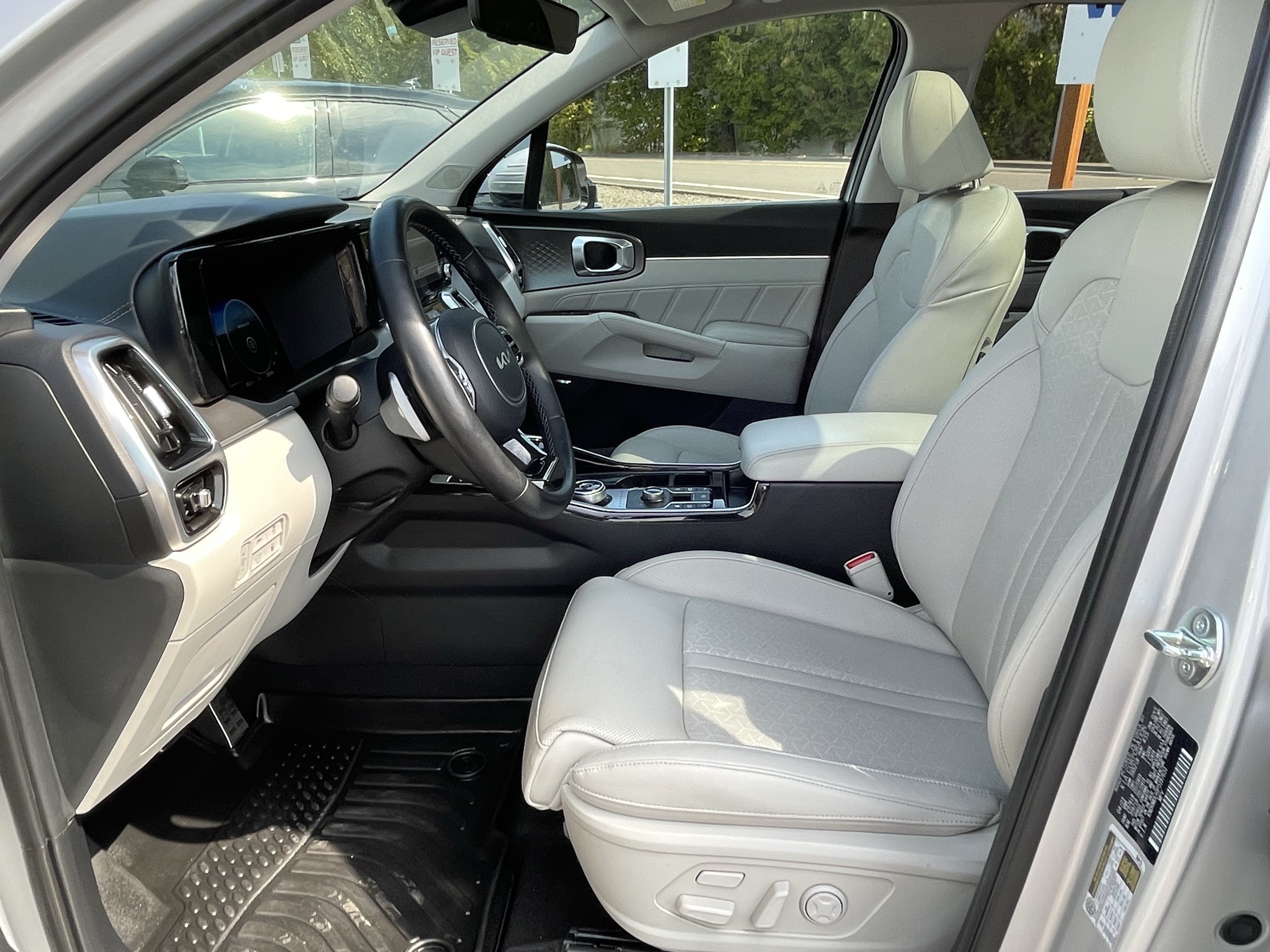 Used 2023 Kia Sorento SX Prestige AWD/4WD image 11