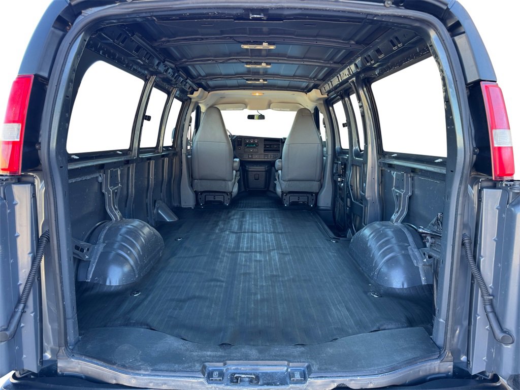 Used 2017 Chevrolet Express 2500 image 20