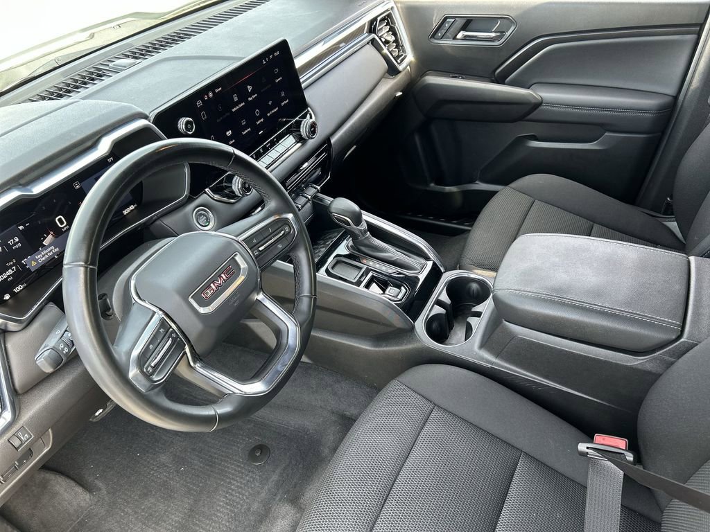 Used 2025 GMC Canyon Elevation image 10