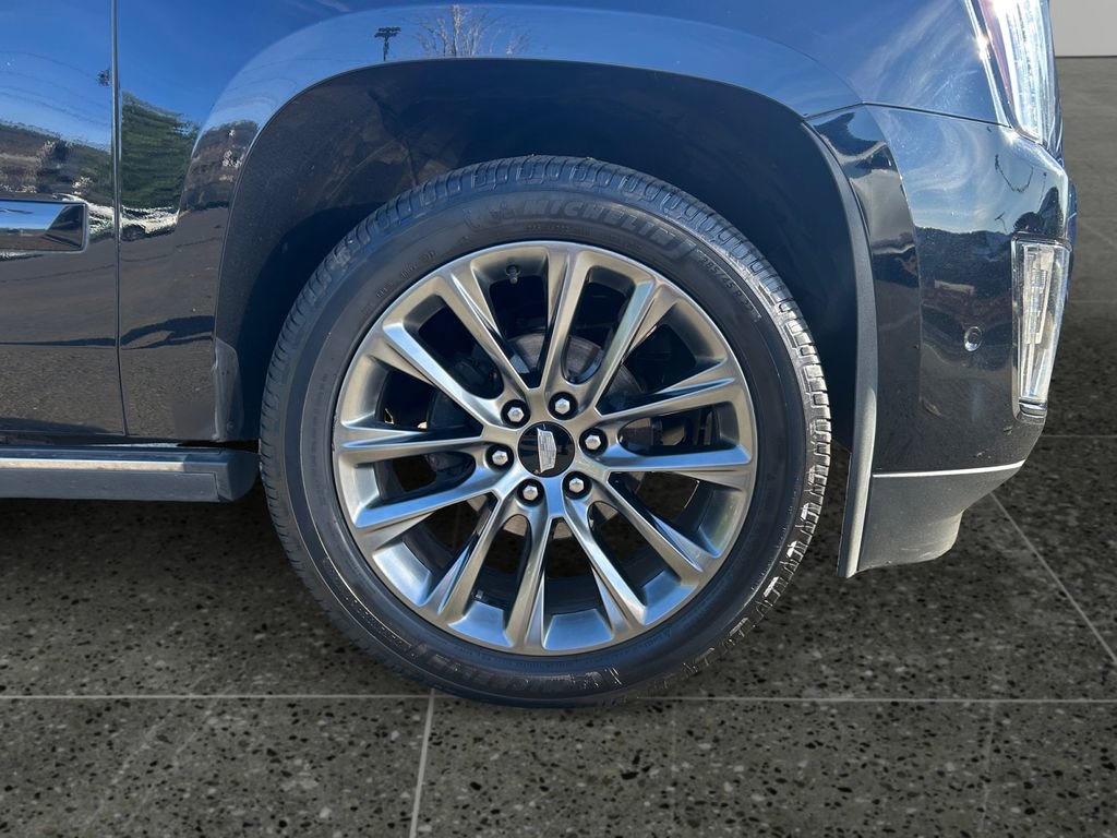 Used 2019 Cadillac Escalade ESV Platinum w/ Escalade Sport Edition image 9