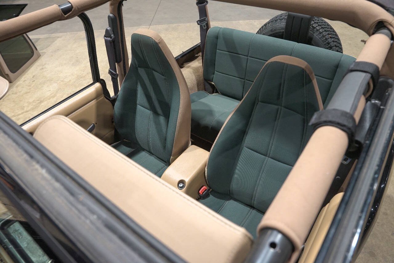 Used 2002 Jeep Wrangler Sahara AWD/4WD image 19
