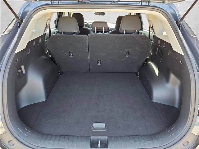 Used 2025 Kia Sportage LX image 6