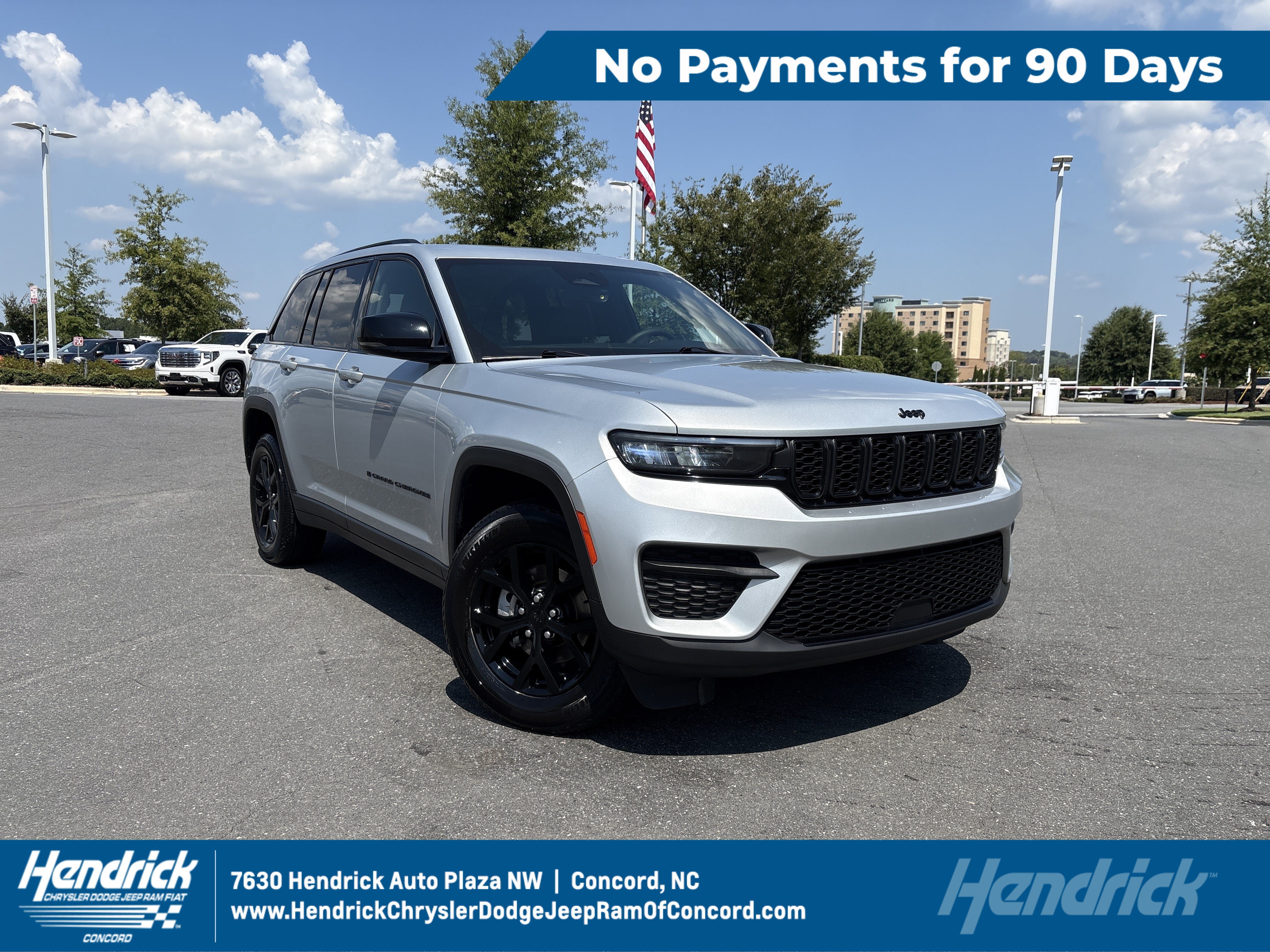 Used 2025 Jeep Grand Cherokee Altitude AWD/4WD image 1