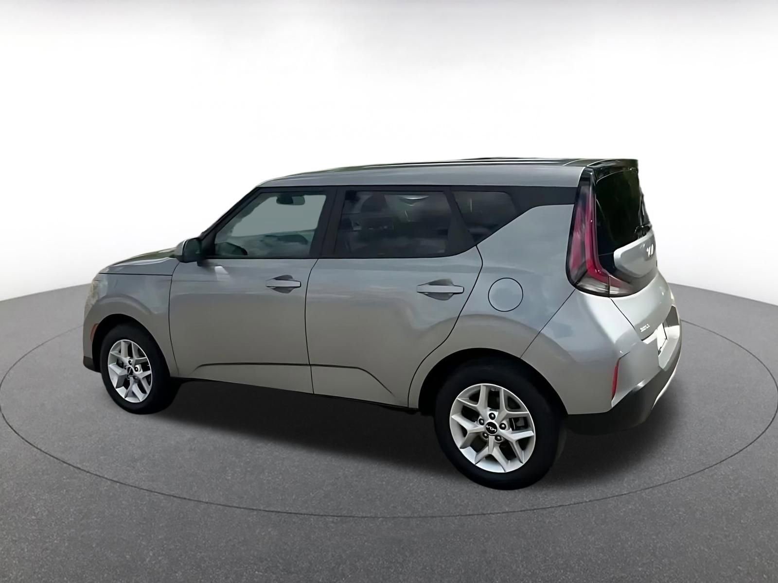 Used 2025 Kia Soul LX w/ LX Technology Package image 10