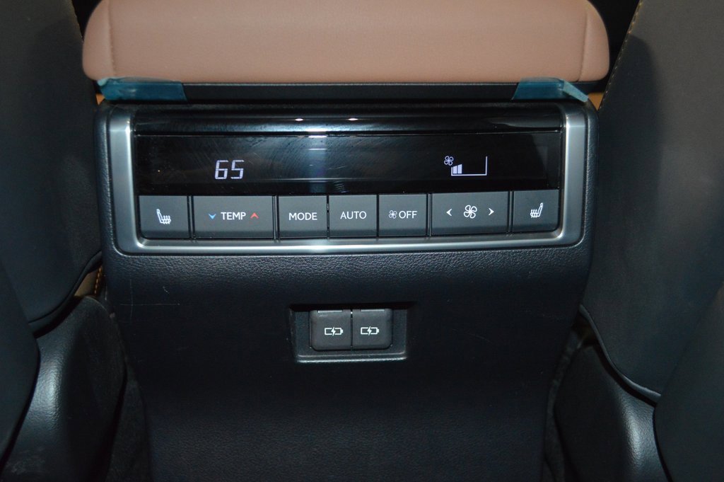Used 2024 Lexus GX 550 w/ Accessory Package (Z1) image 36