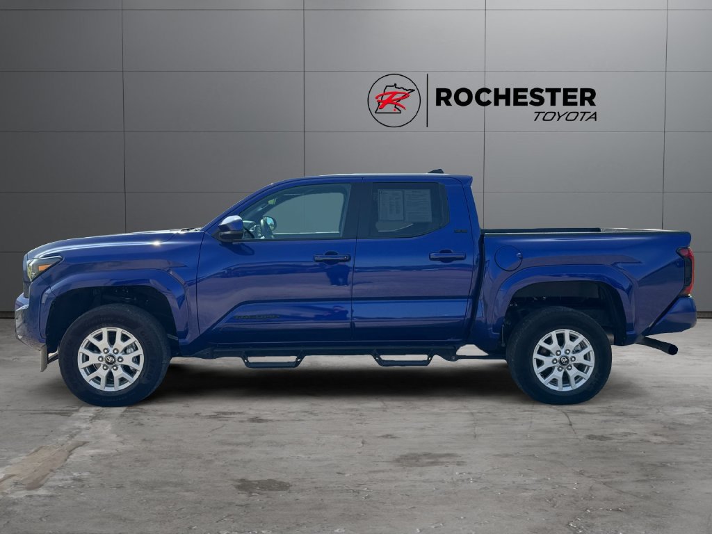 Certified 2025 Toyota Tacoma SR5 AWD/4WD image 2