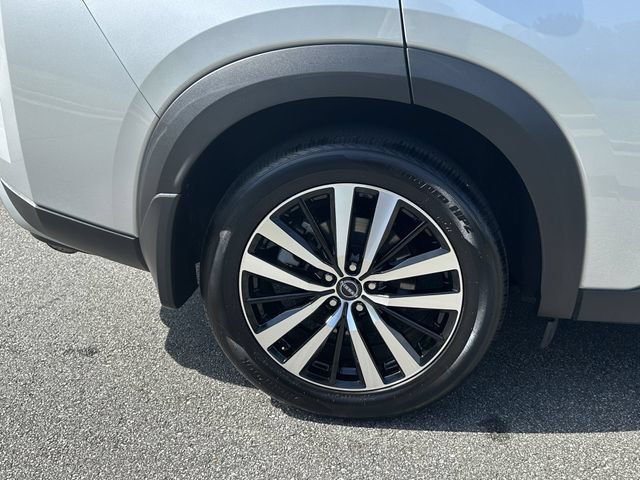 Certified 2025 Nissan Pathfinder Platinum FWD image 19