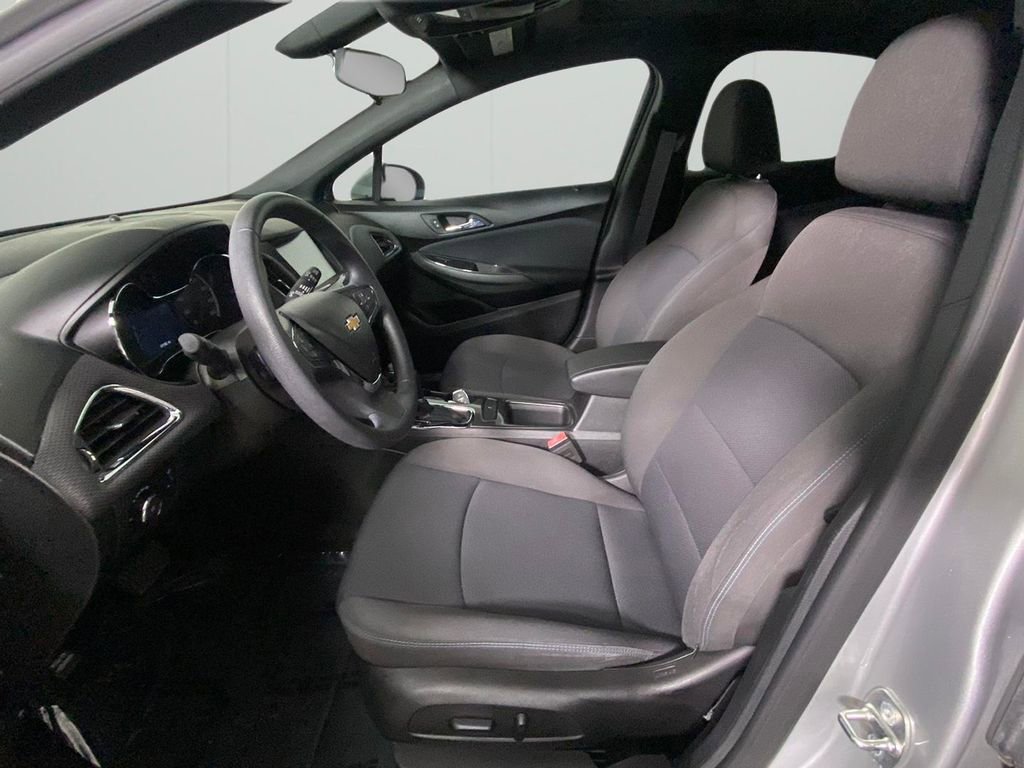 Used 2017 Chevrolet Cruze LT w/ Sun And Sound Package FWD image 17