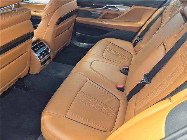 Used 2022 BMW 740i w/ Premium Package RWD image 20