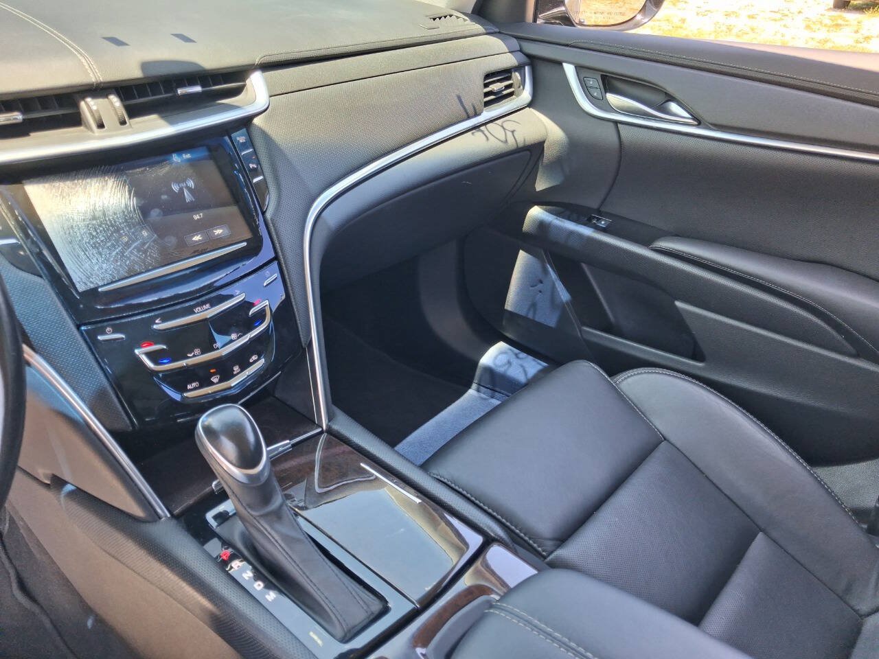 Used 2017 Cadillac XTS FWD image 13