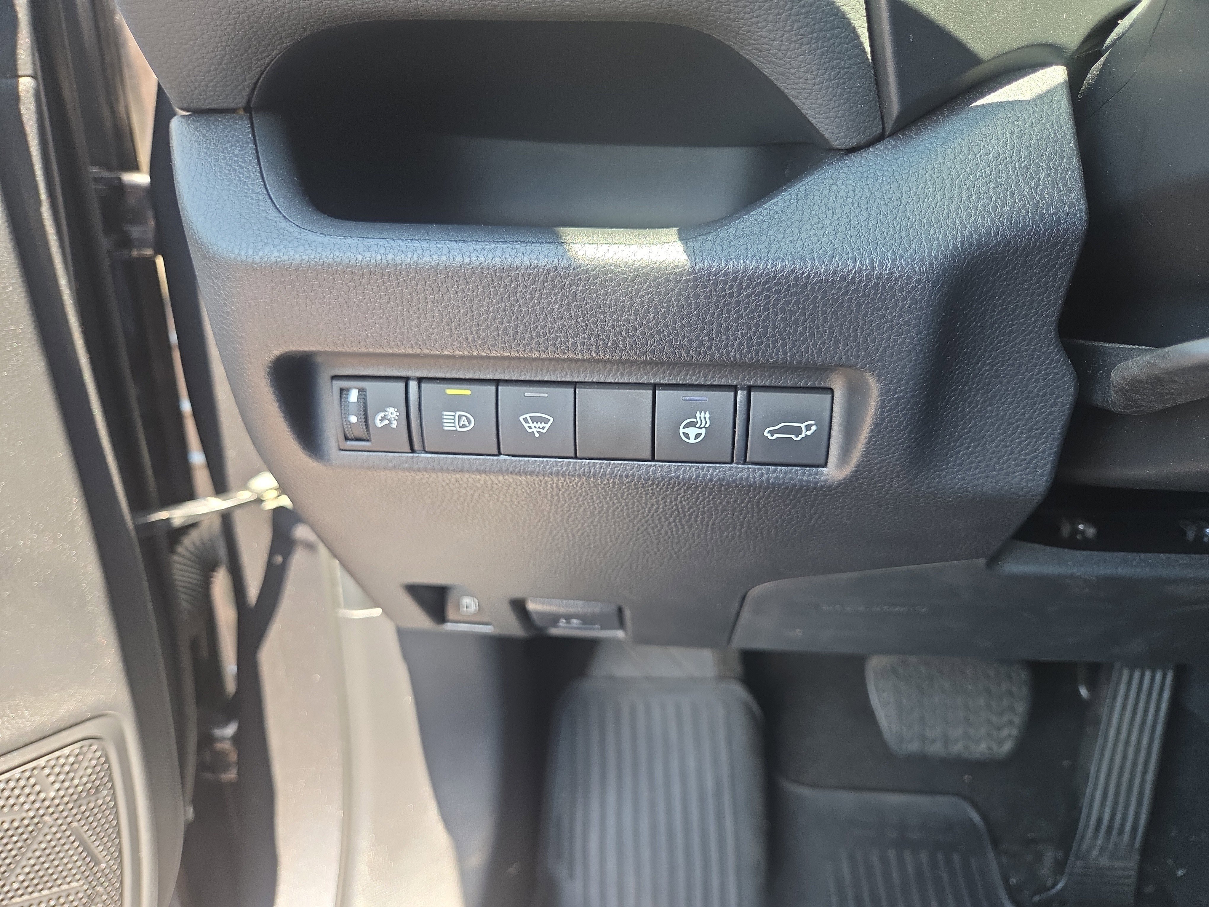 Certified 2022 Toyota RAV4 SE w/ Convenience Package AWD/4WD image 27