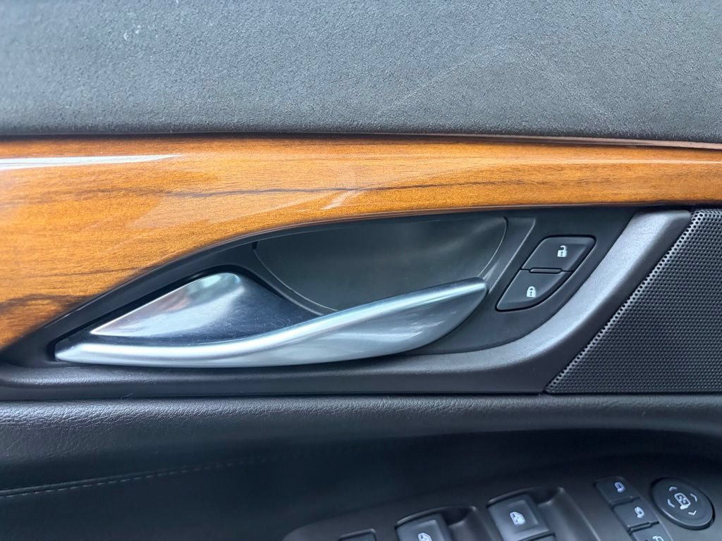 Used 2017 Cadillac Escalade ESV Luxury AWD/4WD image 9