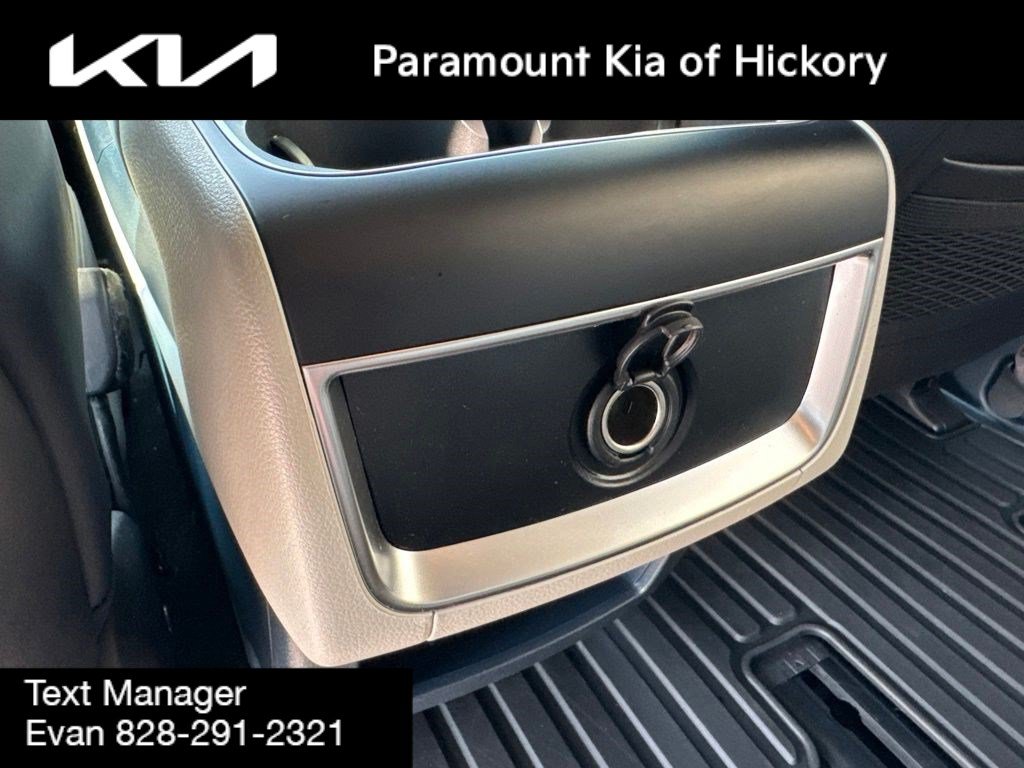 Used 2025 Kia Carnival EX FWD image 19