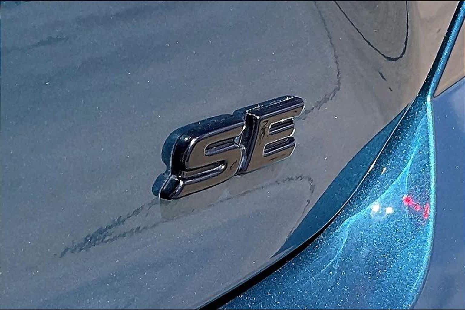 Used 2025 Toyota Camry SE FWD image 8