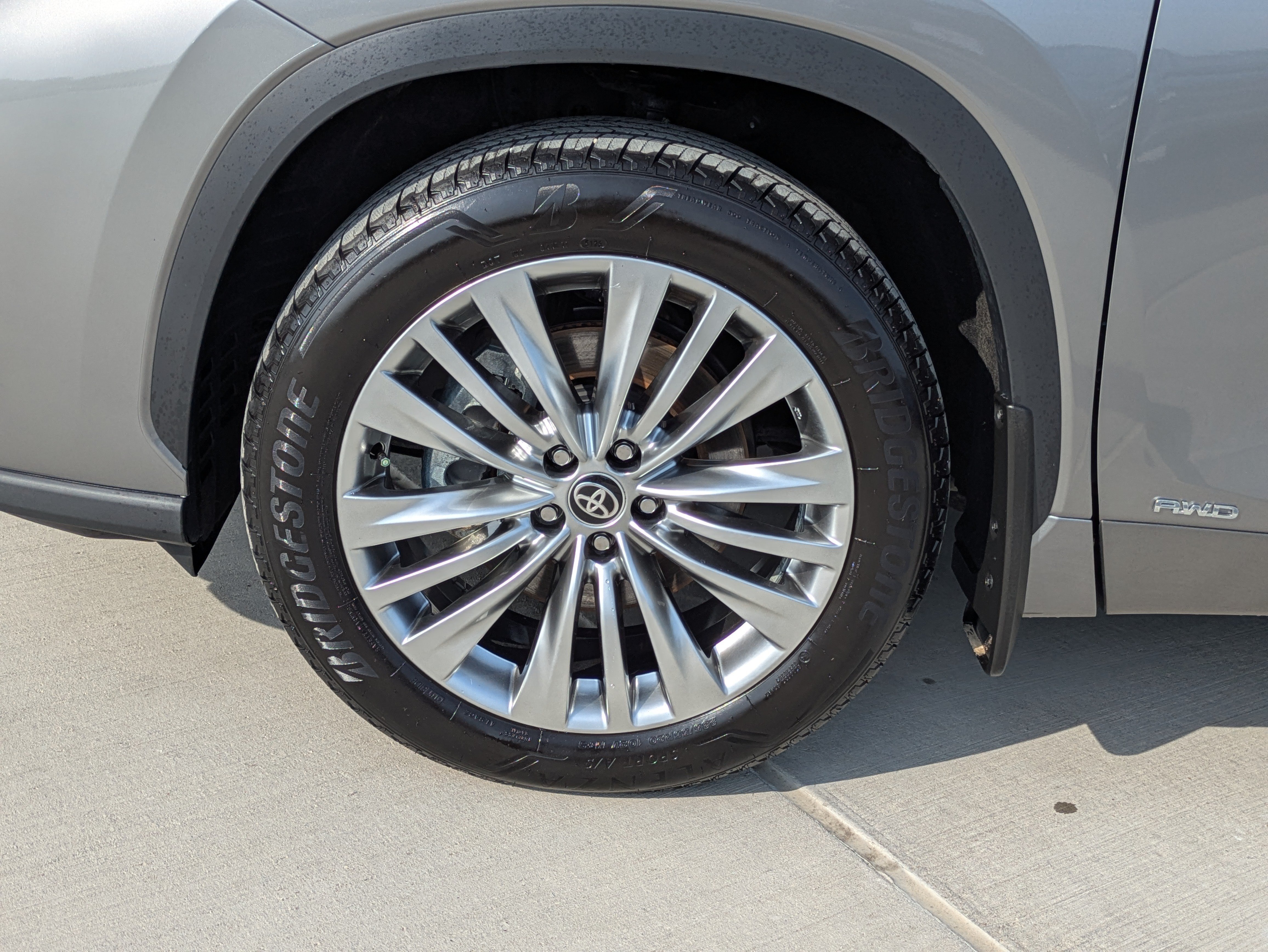 Certified 2026 Toyota Highlander Platinum AWD/4WD image 9