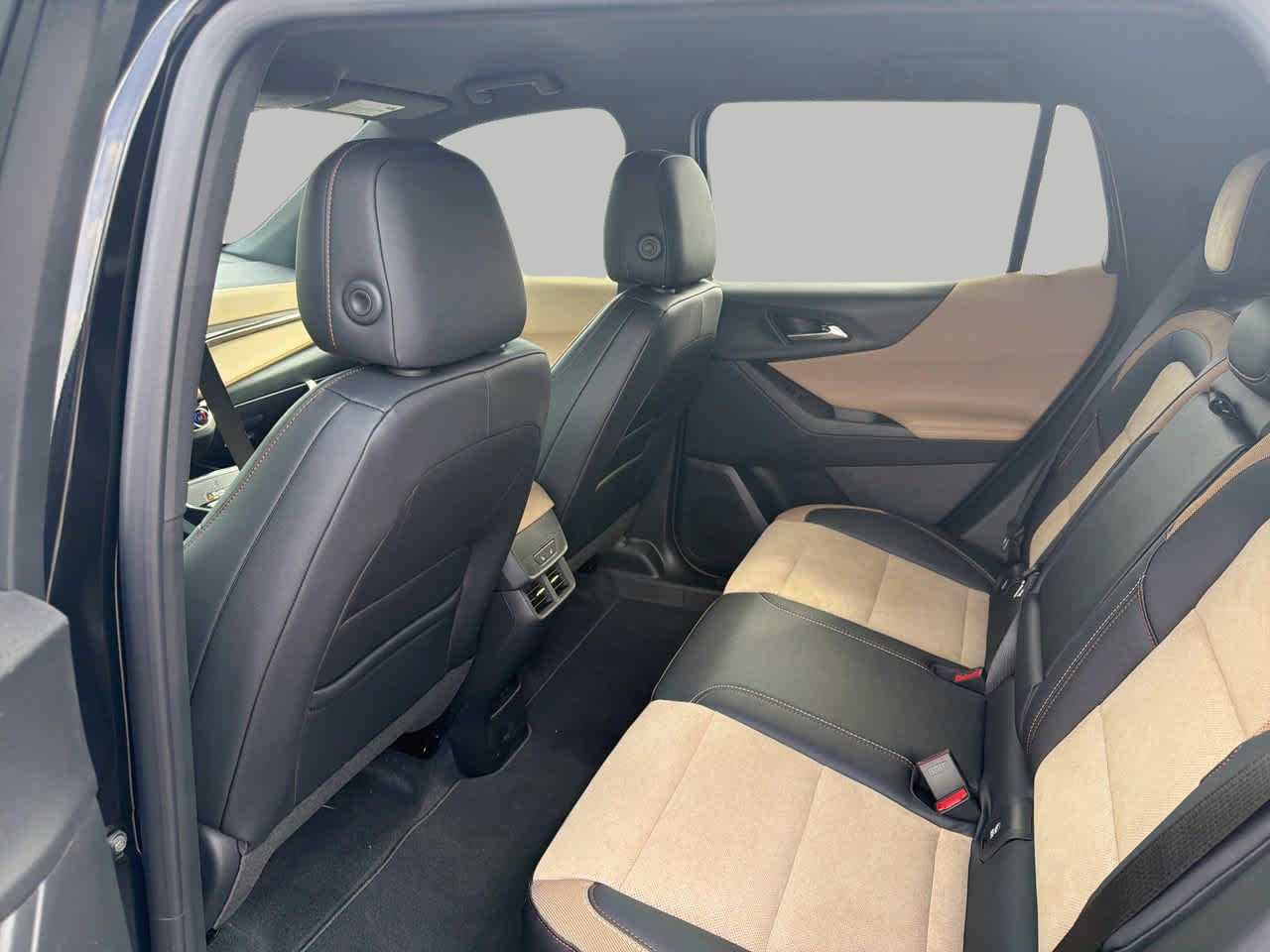 New 2026 Chevrolet Equinox ACTIV w/ Convenience Package III FWD image 15