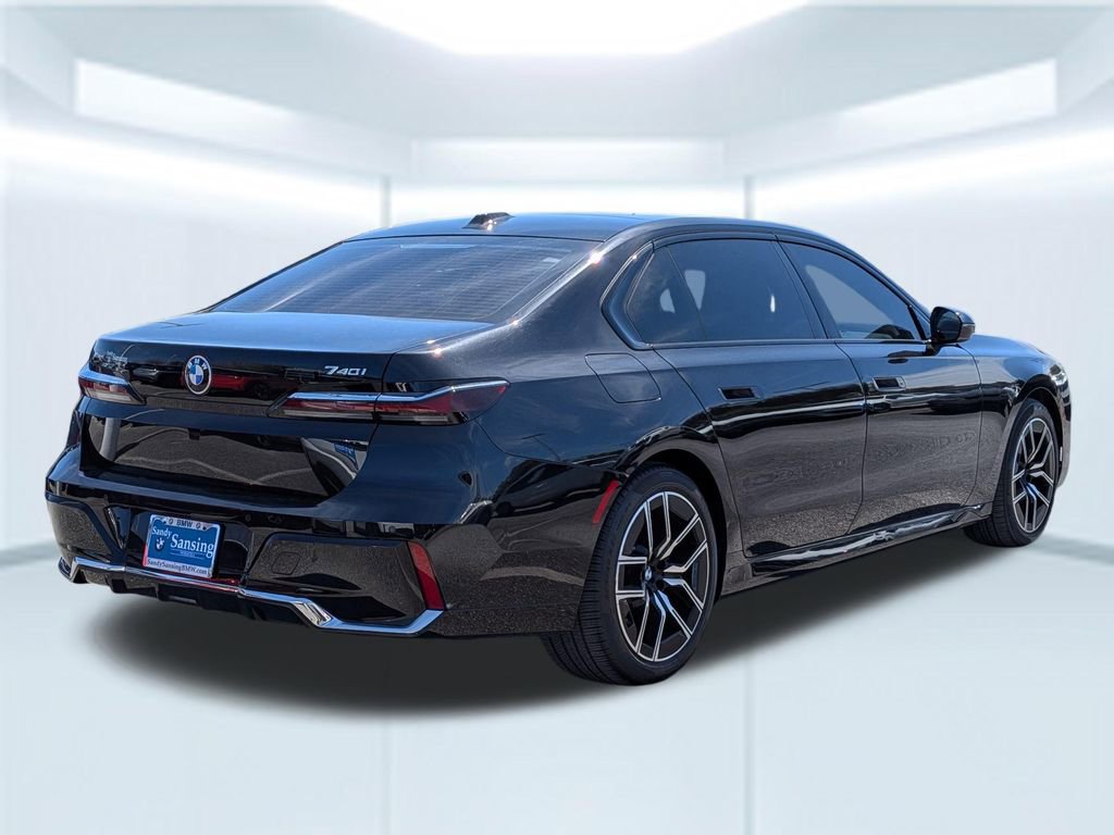 Used 2024 BMW 740i xDrive image 4
