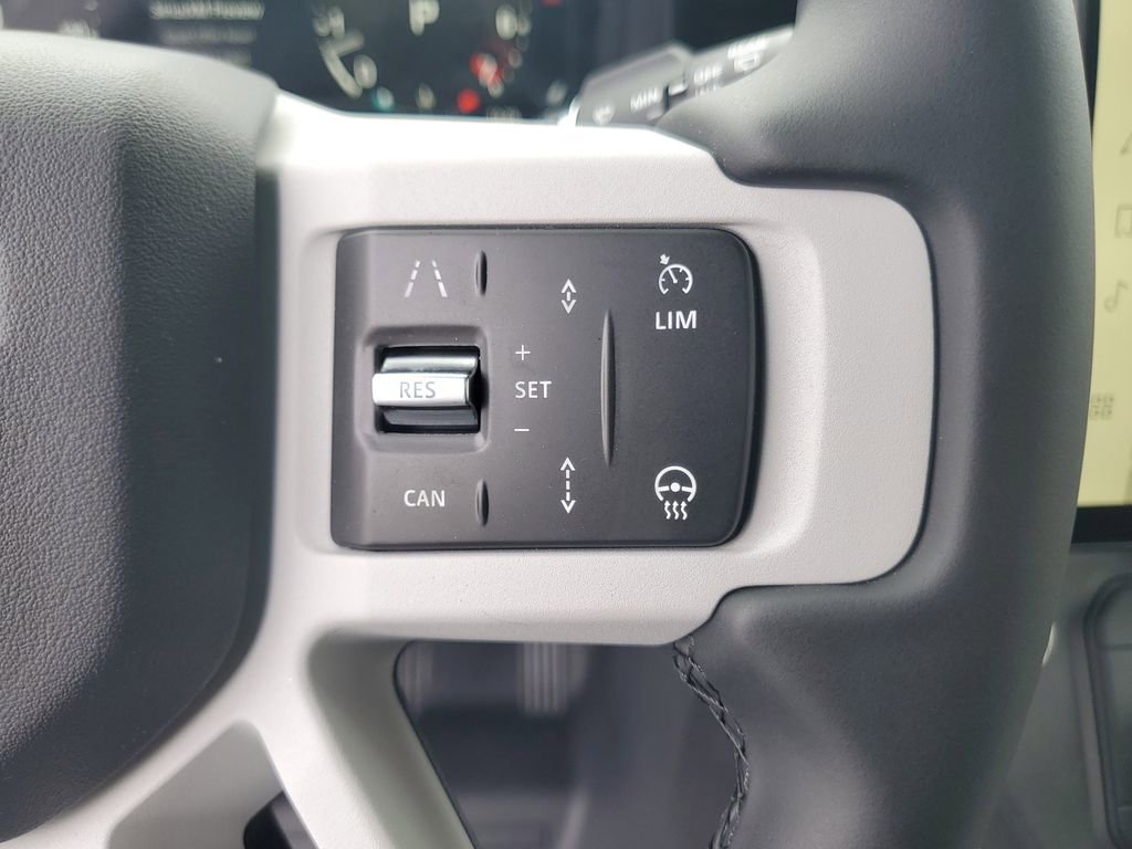 New 2026 Land Rover Defender 130 X-Dynamic SE AWD/4WD image 18