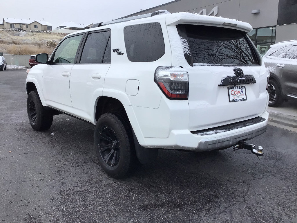 Used 2018 Toyota 4Runner TRD Off-Road image 3