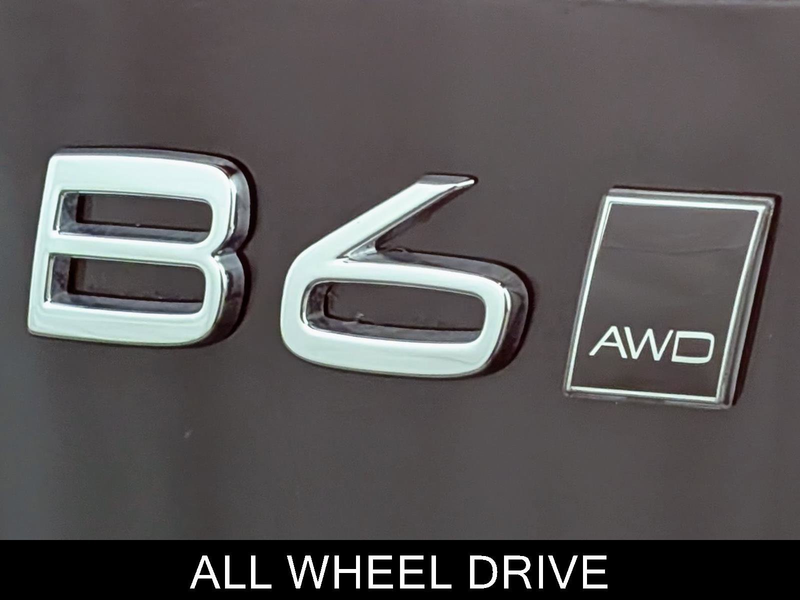 Used 2024 Volvo V90 B6 Cross Country Plus w/ Climate Package image 11