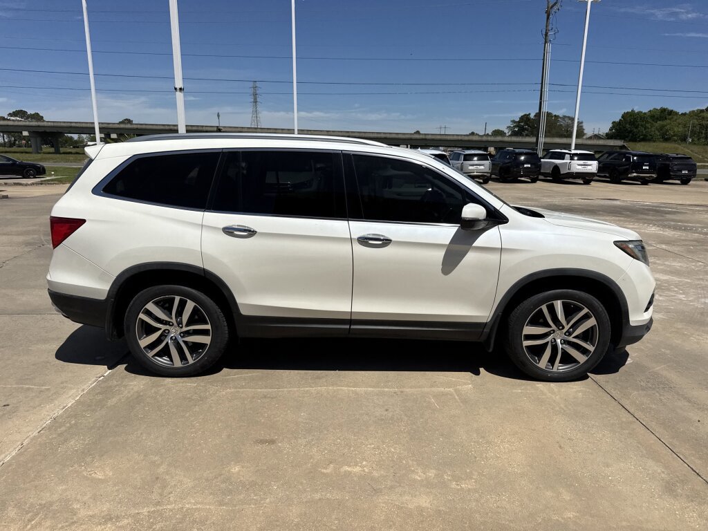 Used 2017 Honda Pilot Elite image 14