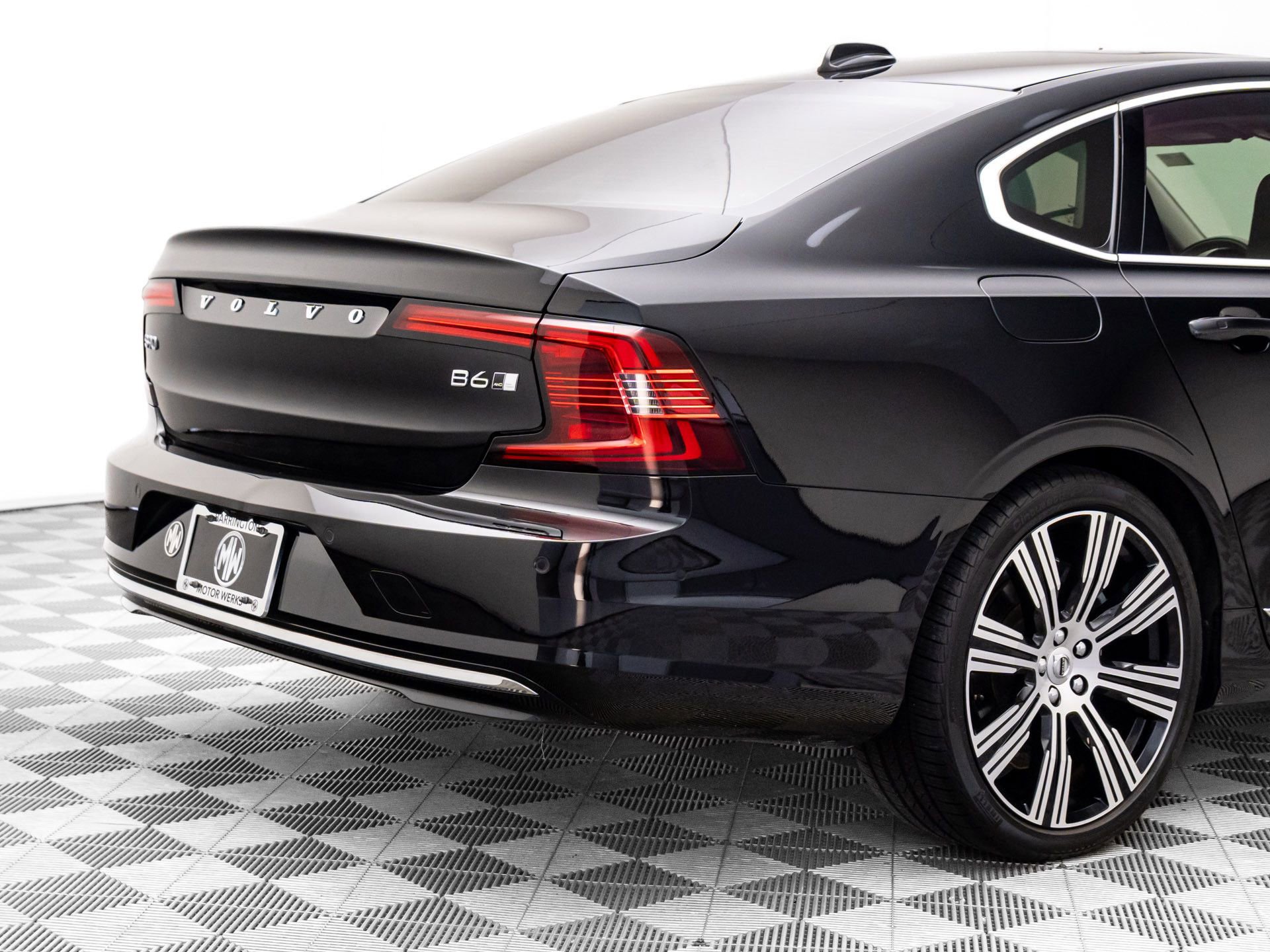 Used 2023 Volvo S90 B6 Ultimate image 37