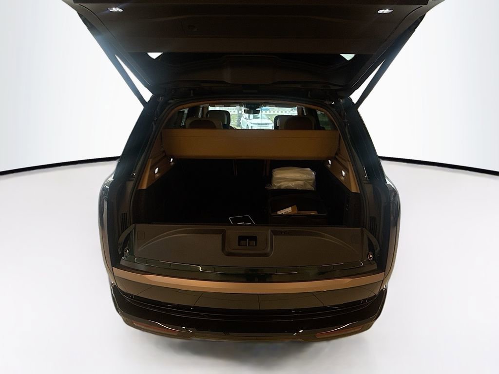New 2026 Land Rover Range Rover SV image 23