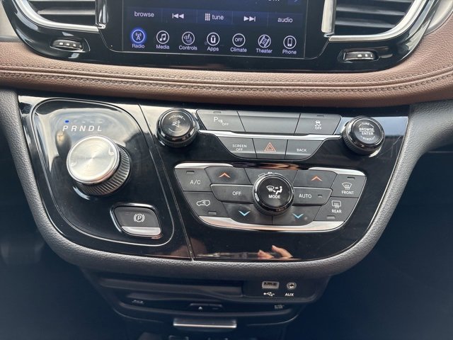 Used 2017 Chrysler Pacifica Limited w/ UConnect Theater Package image 24