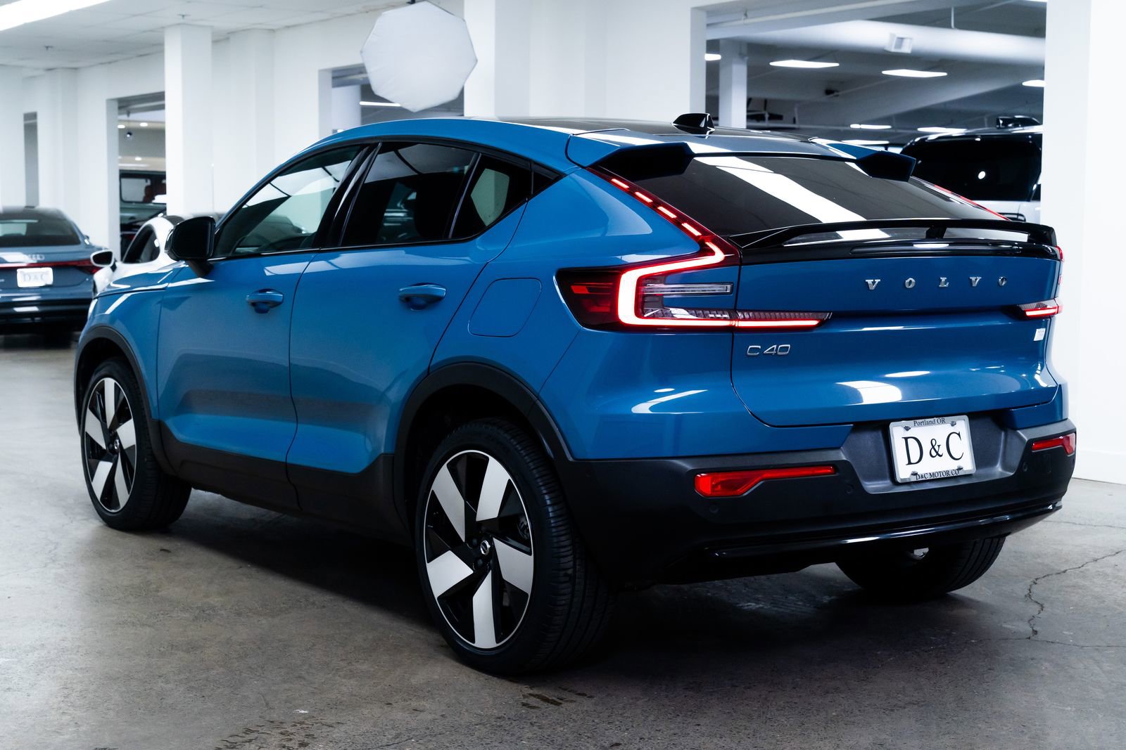 Used 2023 Volvo C40 P8 Recharge Ultimate image 4