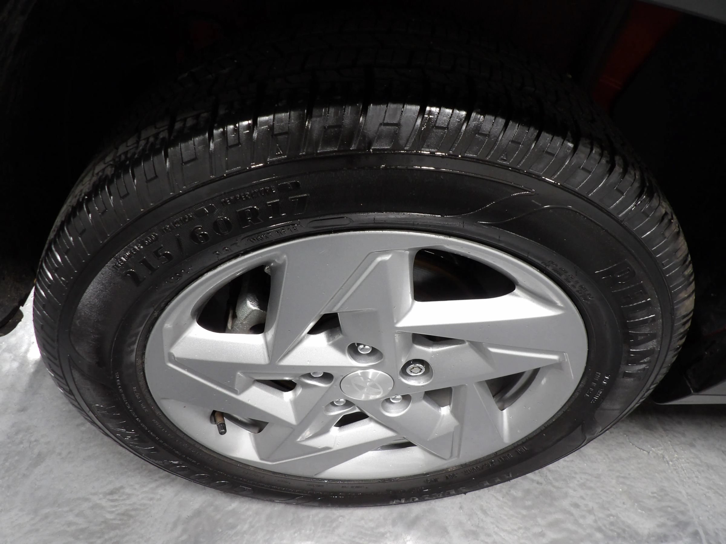 Used 2025 Hyundai Kona SE FWD image 24