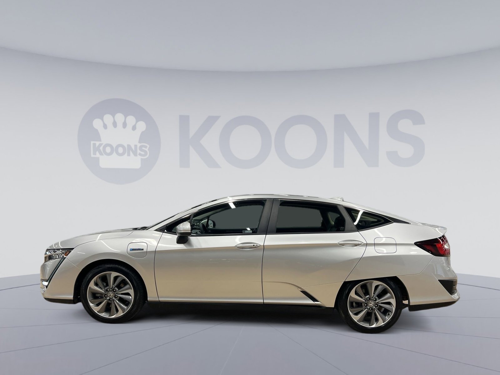 Used 2019 Honda Clarity Touring image 2