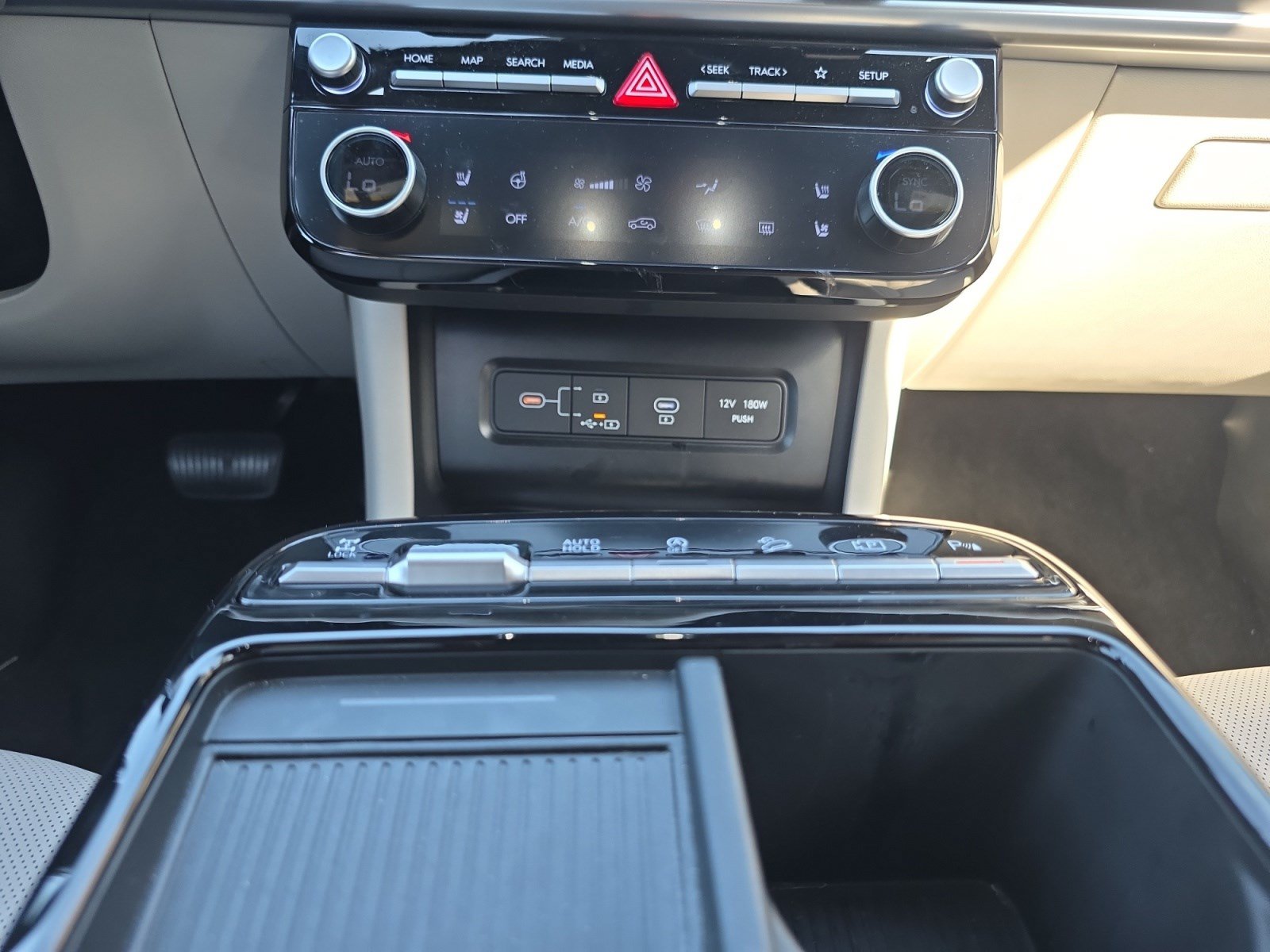 Certified 2026 Hyundai Tucson Limited AWD/4WD image 13
