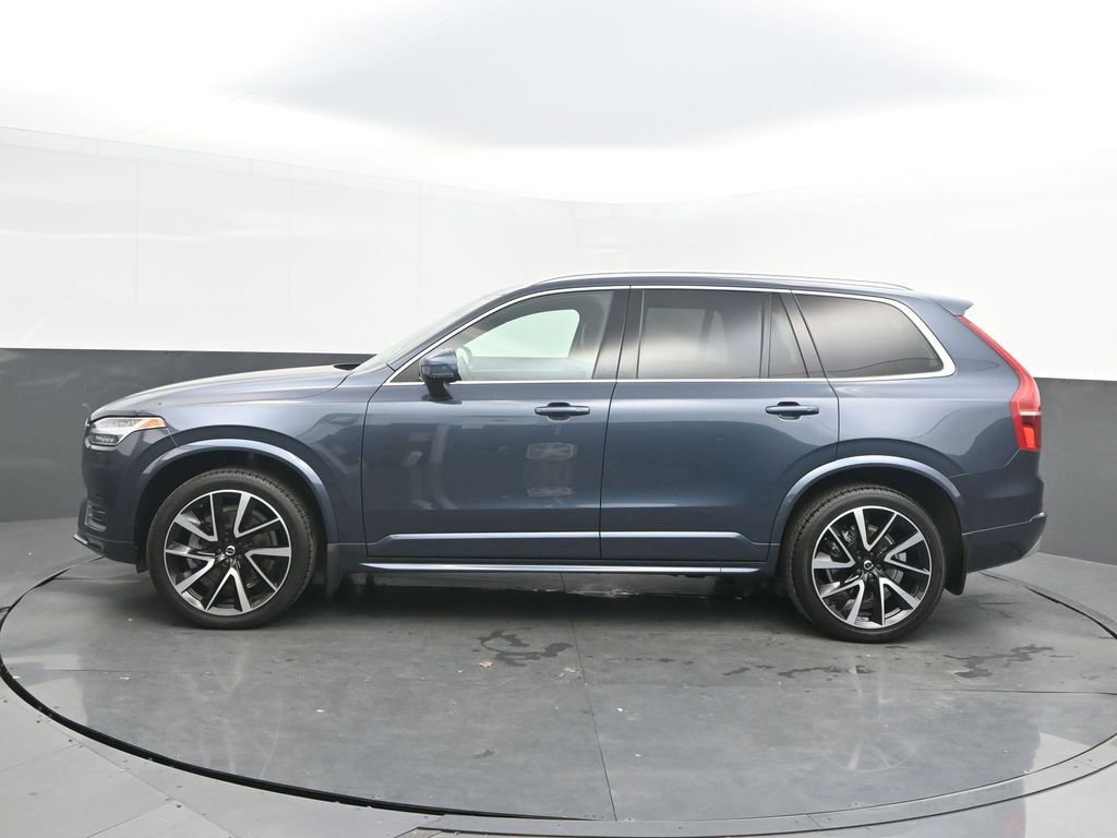 Certified 2022 Volvo XC90 T6 Momentum image 2