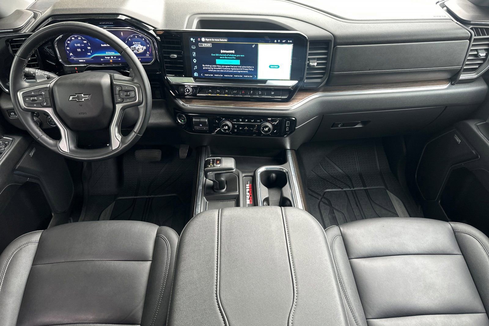 Used 2025 Chevrolet Silverado 1500 LT Trail Boss w/ LT Trail Boss Premium Package AWD/4WD image 14