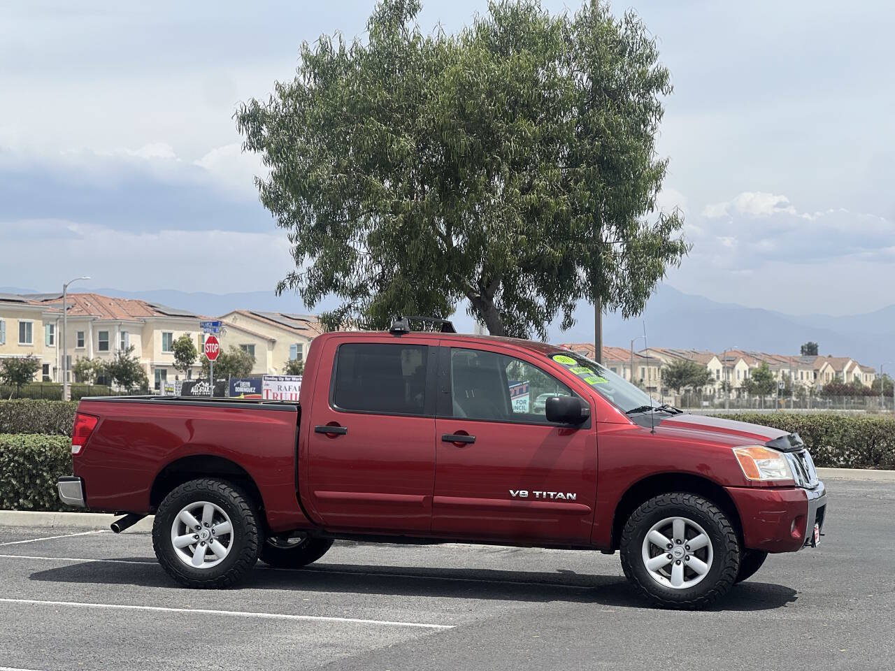 Used 2013 Nissan Titan SV w/ SV Value Truck Pkg AWD/4WD image 8