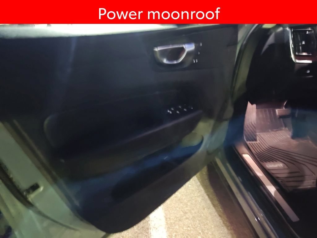 Used 2024 Volvo XC60 B5 Plus AWD/4WD image 5
