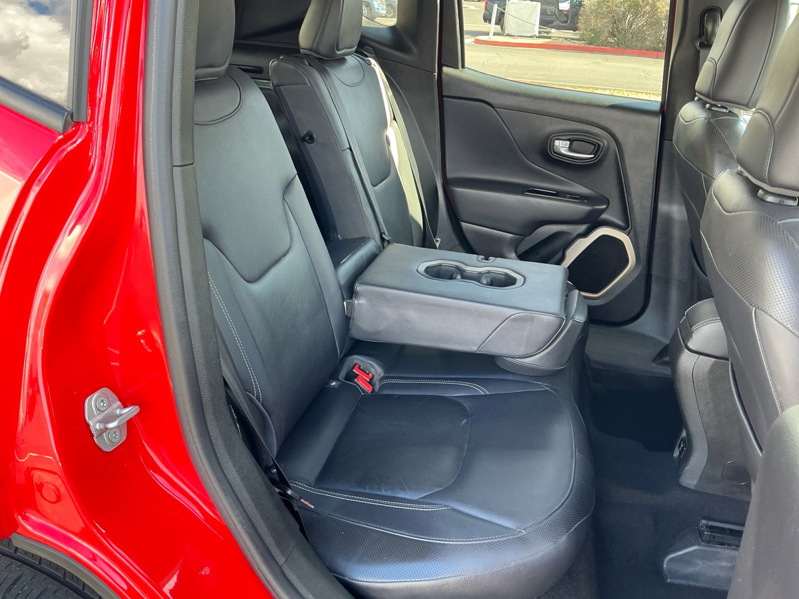 Used 2016 Jeep Renegade Limited image 18