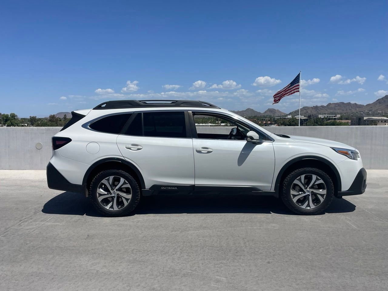 Used 2022 Subaru Outback Limited w/ Popular Package #2 AWD/4WD image 3