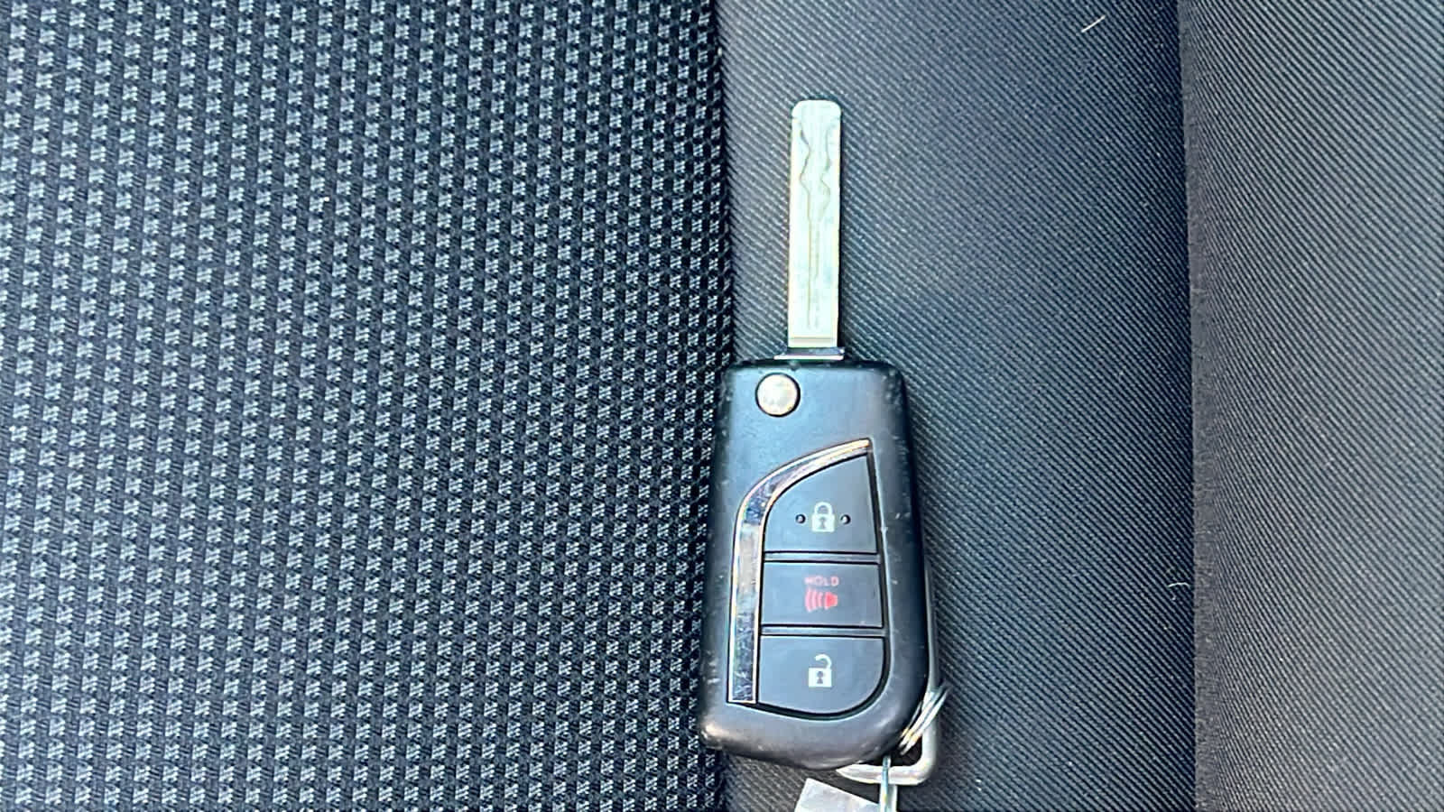 Used 2024 Toyota RAV4 LE AWD/4WD image 29