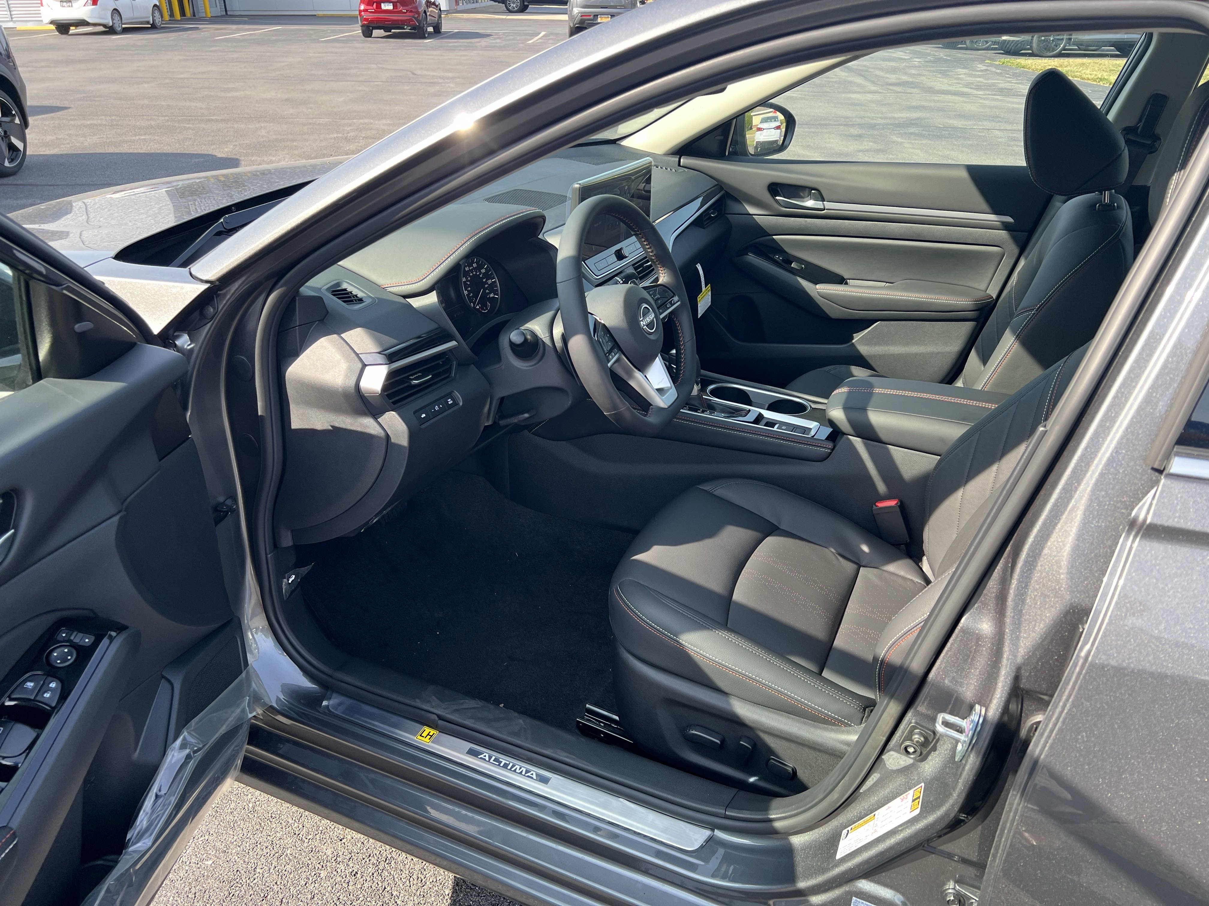 New 2025 Nissan Altima 2.5 SR w/ SR Premium Package image 4