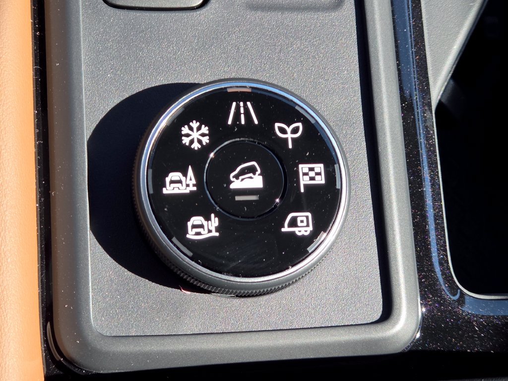 New 2026 Nissan Pathfinder Platinum w/ Accent Package AWD/4WD image 16