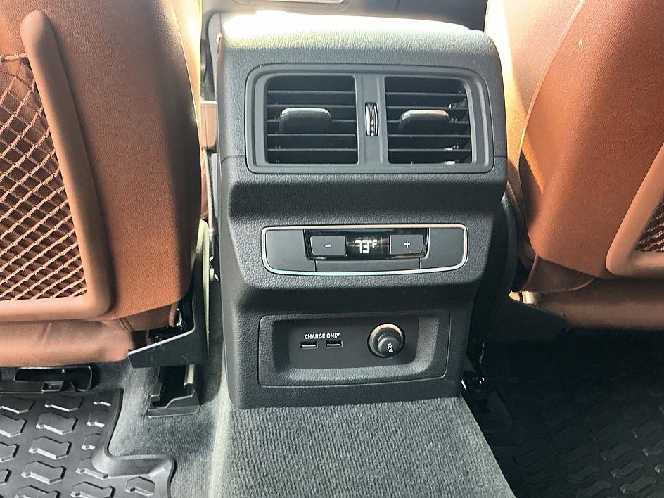 Used 2025 Audi Q5 e Premium image 25