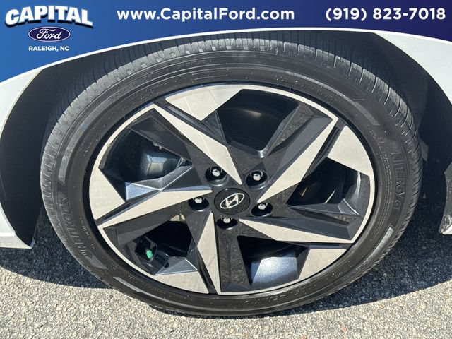 Used 2023 Hyundai Elantra Limited w/ Cargo Package FWD image 13