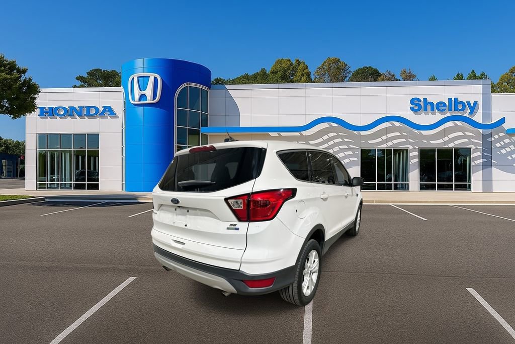 Used 2019 Ford Escape SE image 8
