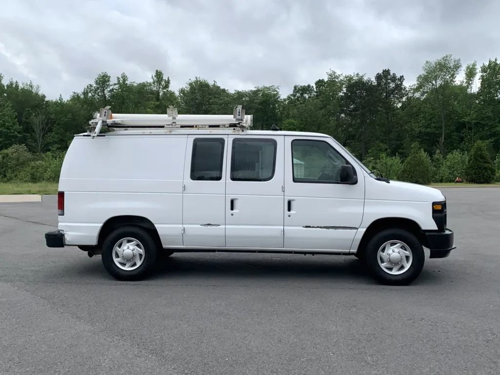 Used 2010 Ford E-250 and Econoline 250 image 8