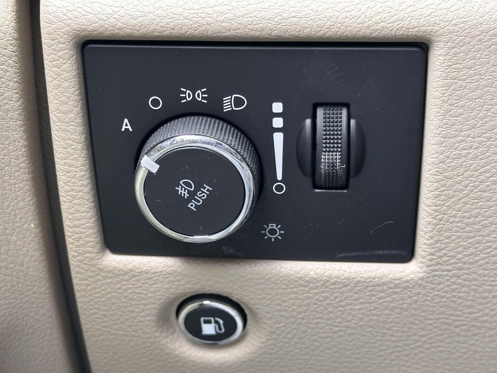 Used 2022 Jeep Grand Cherokee Laredo E w/ Security & Convenience Group AWD/4WD image 23